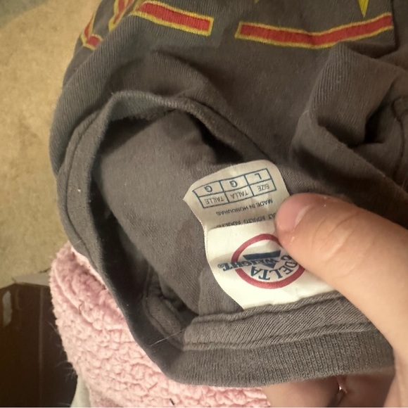 Gray Graphic T-Shirt Def Leppard Rock Brigade 2018 Tour Tshirt Mens Large - Picture 3 of 3